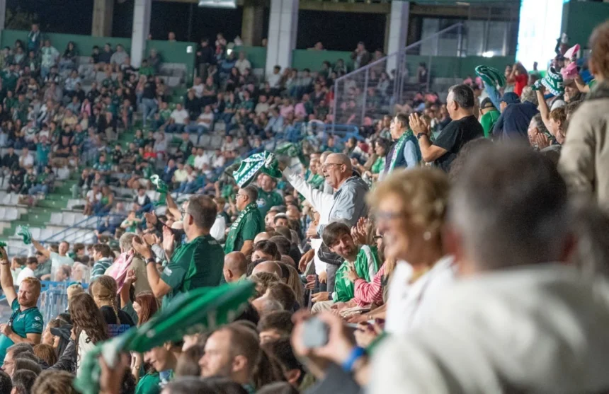 Cartel de venta de entradas para el Racing Club Ferrol-Real Unión en A Malata