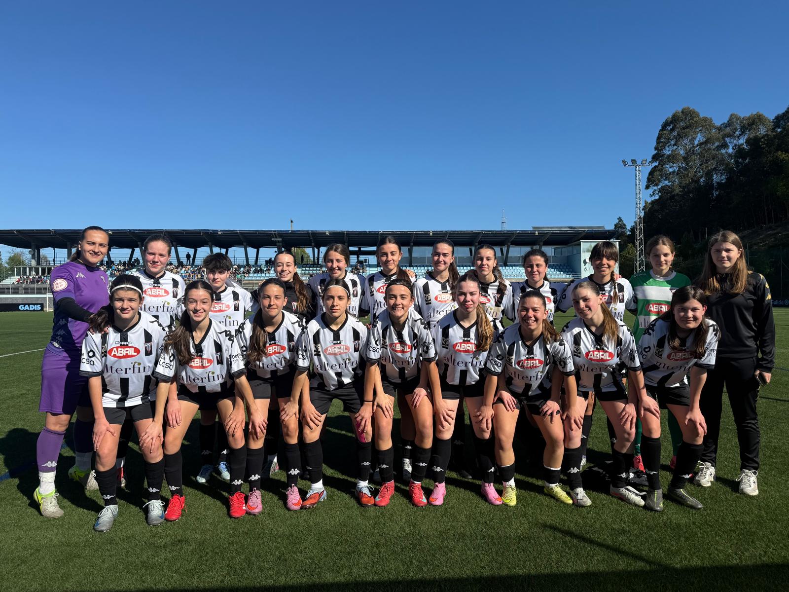 Plantilla femenina del Victoria CF en una imagen de archivo