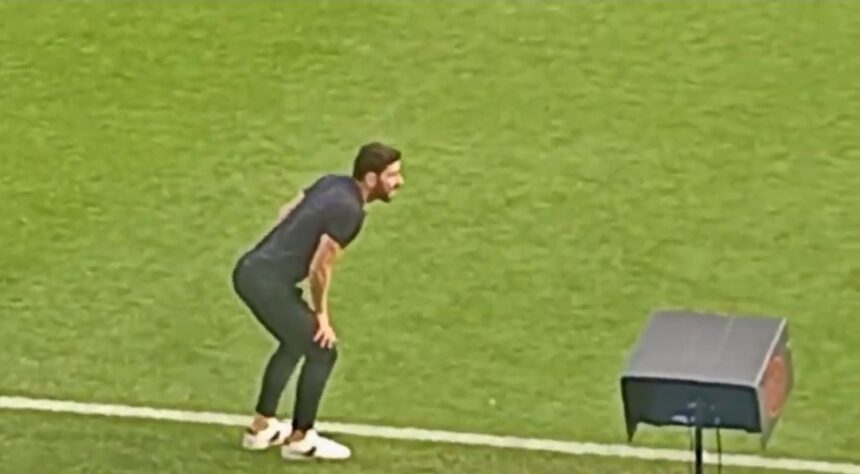 Javi Vázquez, entrenador del Racing de Ferrol, en una imagen compartida tras el derbi ante el Fabril