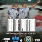 Dos jugadores del Cedeira celebran en el cartel del encuentro ante el Orillamar del 4 de octubre de 2026