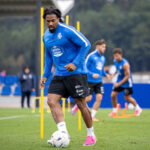 Adama Traoré durante un entrenamiento del Deportivo en Abegondo