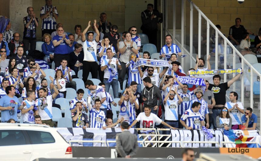 Afición del Deportivo en Anoeta durante la visita a la Real Sociedad