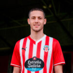 Alan Godoy posa con la camiseta del CD Lugo