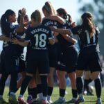 Antía Mayo, Valbuena y sus compañeras del Dépor ABANCA B celebran un gol en A Madroa