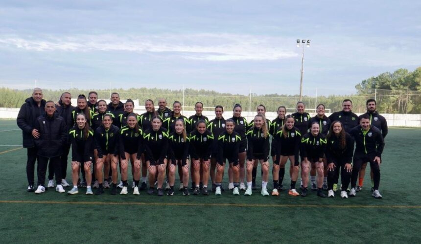Participantes en la jornada de formación del arbitraje femenino gallego organizada por el CTGAF