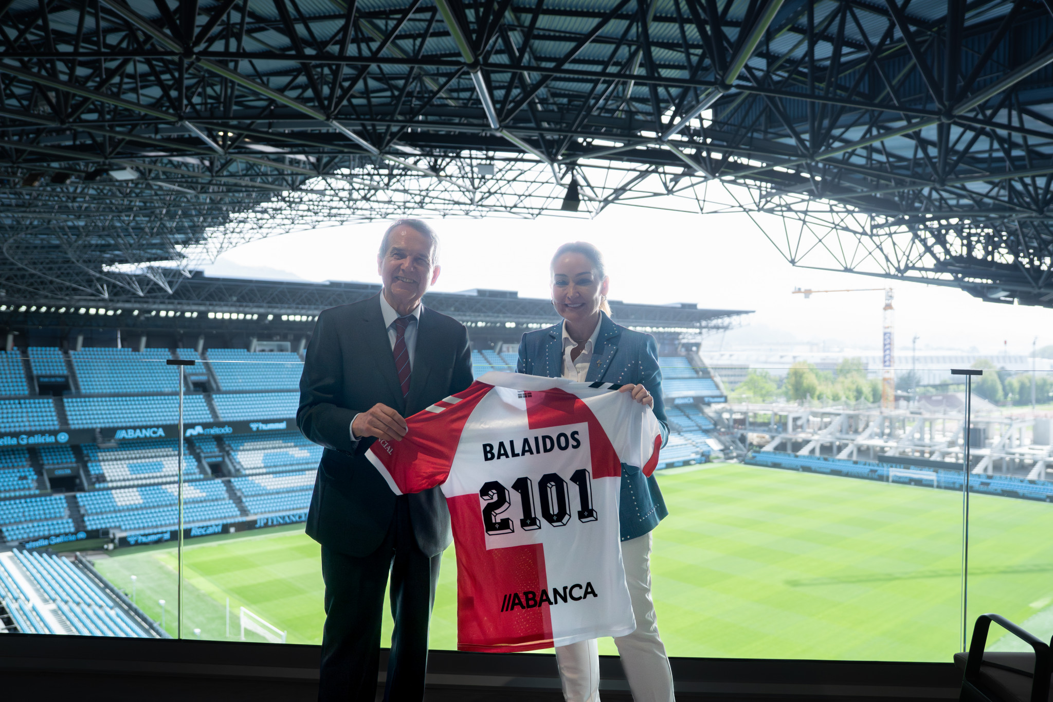 Marián Mouriño y Abel Caballero en Balaídos durante el acto sobre la concesión del estadio