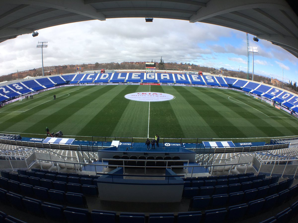 Gradas y terreno de juego del estadio de Butarque, en una fotografía de 2017