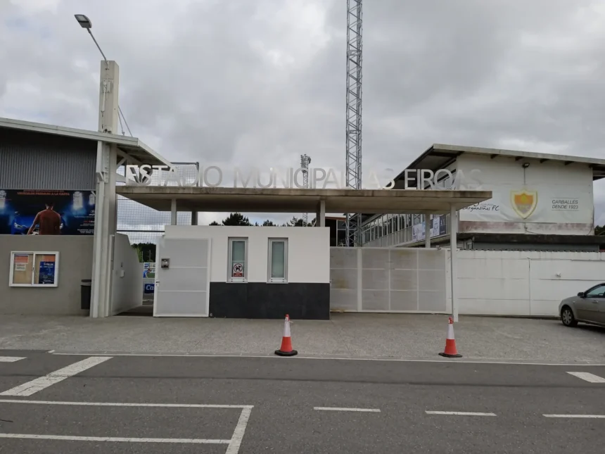 Campo das Eiroas en Carballo, escenario del fútbol del Bergantiños