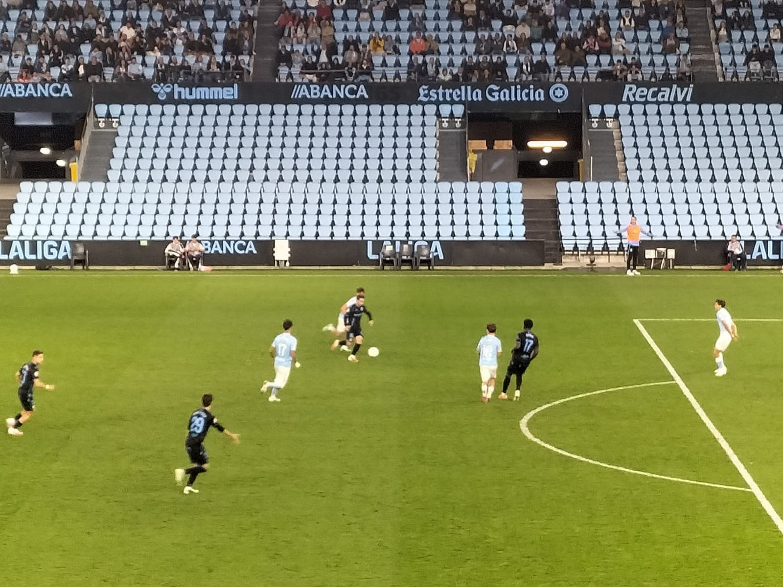 Instante del encuentro entre el Celta Fortuna y el Tenerife en Balaídos, fotografía propia de MinutoNoventa