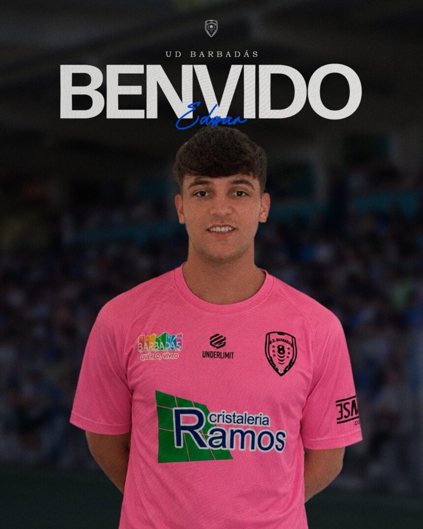 Edgar Formoso con la camiseta de portero de la UD Barbadás