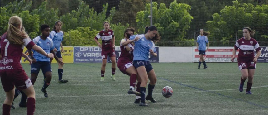 Jugadoras de la EFF Rosalía durante un partido