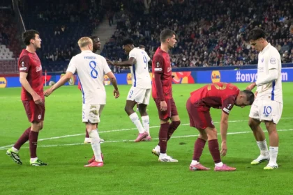 Gabri Veiga, con el número 10 del FC Porto, durante un partido europeo ante el Salzburgo