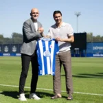 José María Giménez y Fernando Soriano con la camiseta del Deportivo en su presentación de septiembre de 2026