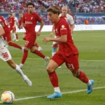 Hugo Novoa, a la izquierda, durante su etapa en el RB Leipzig en 2022