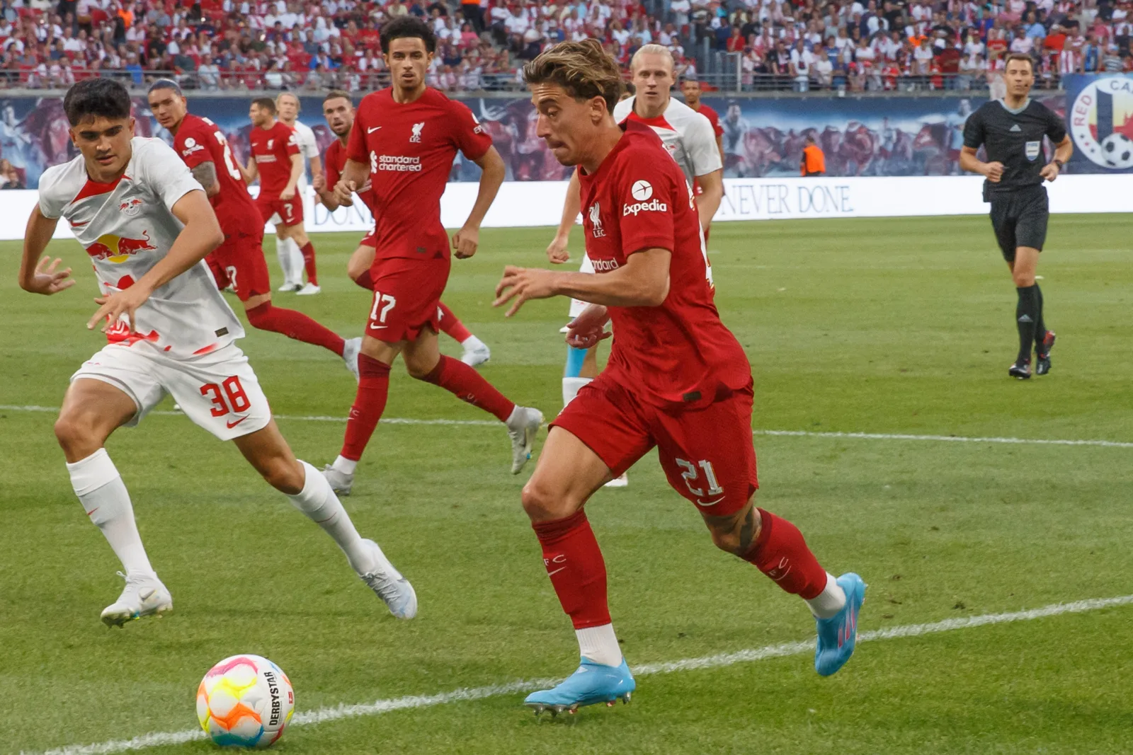Hugo Novoa, a la izquierda, durante su etapa en el RB Leipzig en 2022