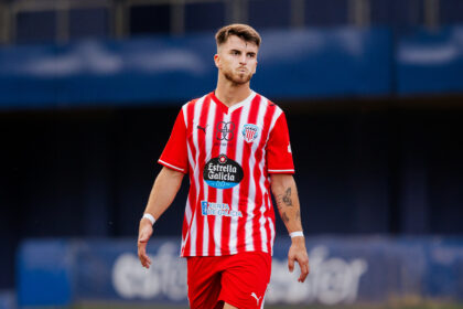 Ibaider Garriz con la camiseta del CD Lugo, baja por lesión lumbar