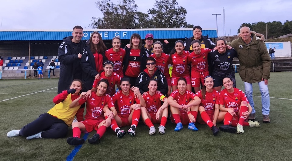 Jugadoras del CF Muxía femenino durante la temporada 2026