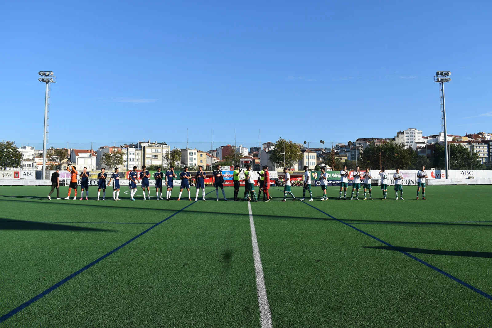 Jugadores del Coruxo FC antes de un partido de la Copa Federación ante el Rápido de Bouzas