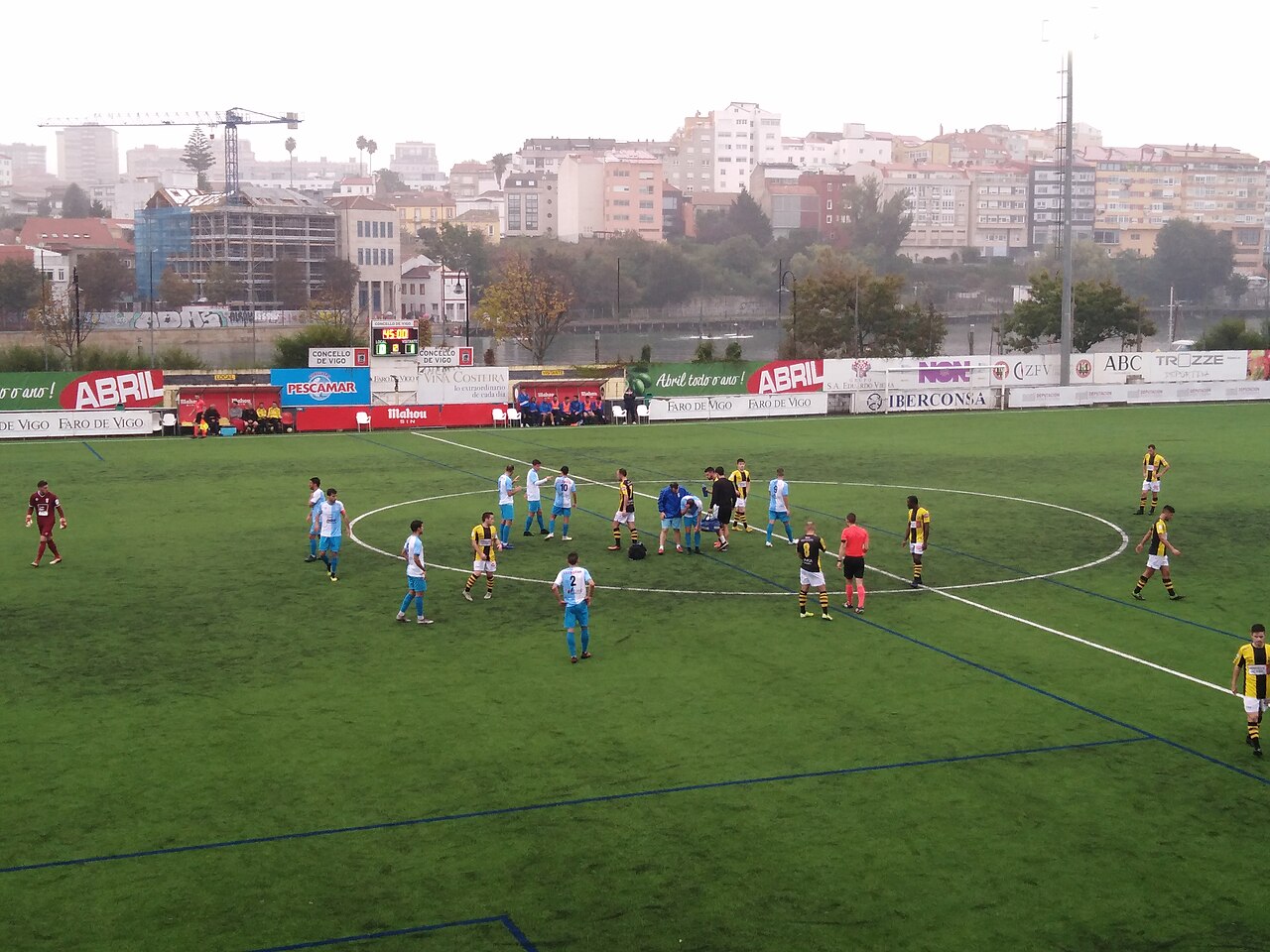Jugadores de la SD Compostela durante un partido ante el Rápido de Bouzas